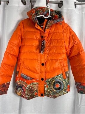 Women's Orange duck down  Puffer Jacket with Printed Trim